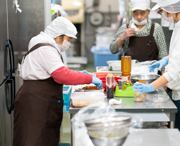 お弁当を作る利用者様